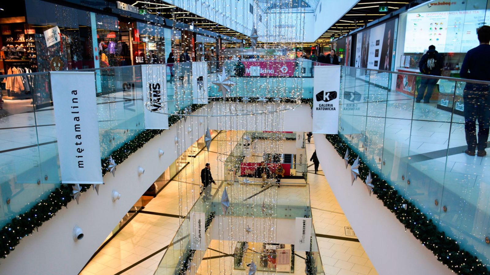 Fit-out lokalu handlowego marki Ploom w Galerii Katowickiej — generalny wykonawca Katowice